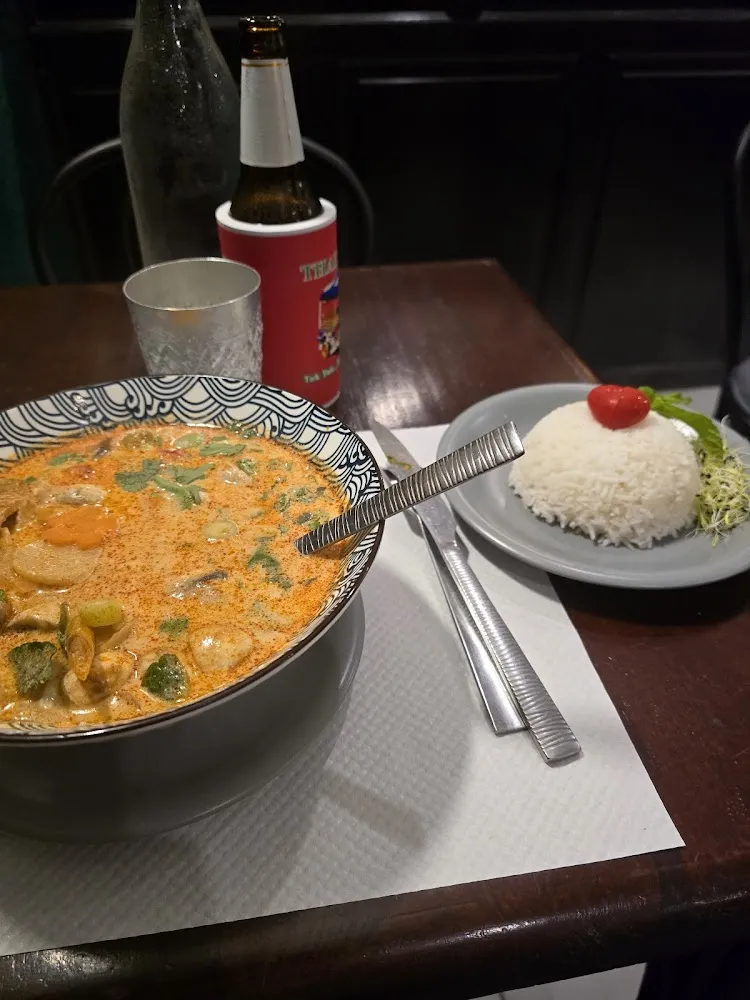 Tom Yum Kai